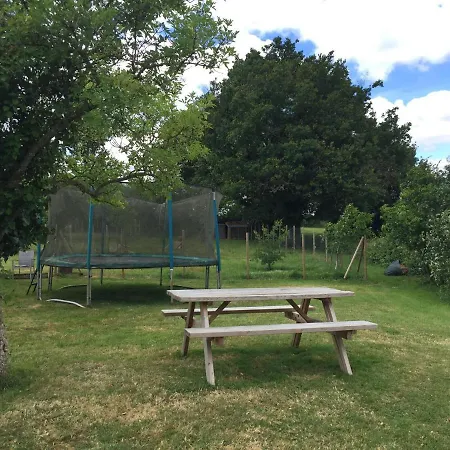 לינה וארוחת בוקר La Grande Thibaudiere 3*