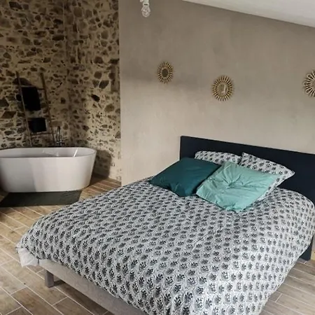 فندق مبيت وإفطار La Grande Thibaudiere La Plaine