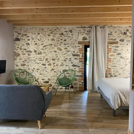 La Grande Thibaudiere לינה וארוחת בוקר 3*