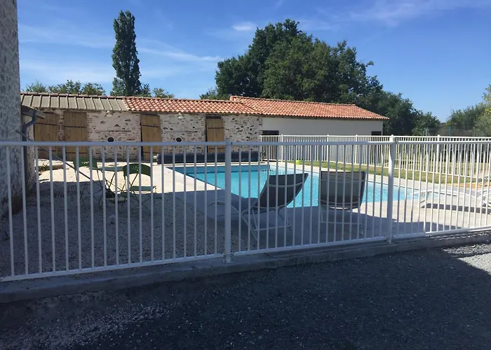 La Grande Thibaudiere Bed and Breakfast La Plaine